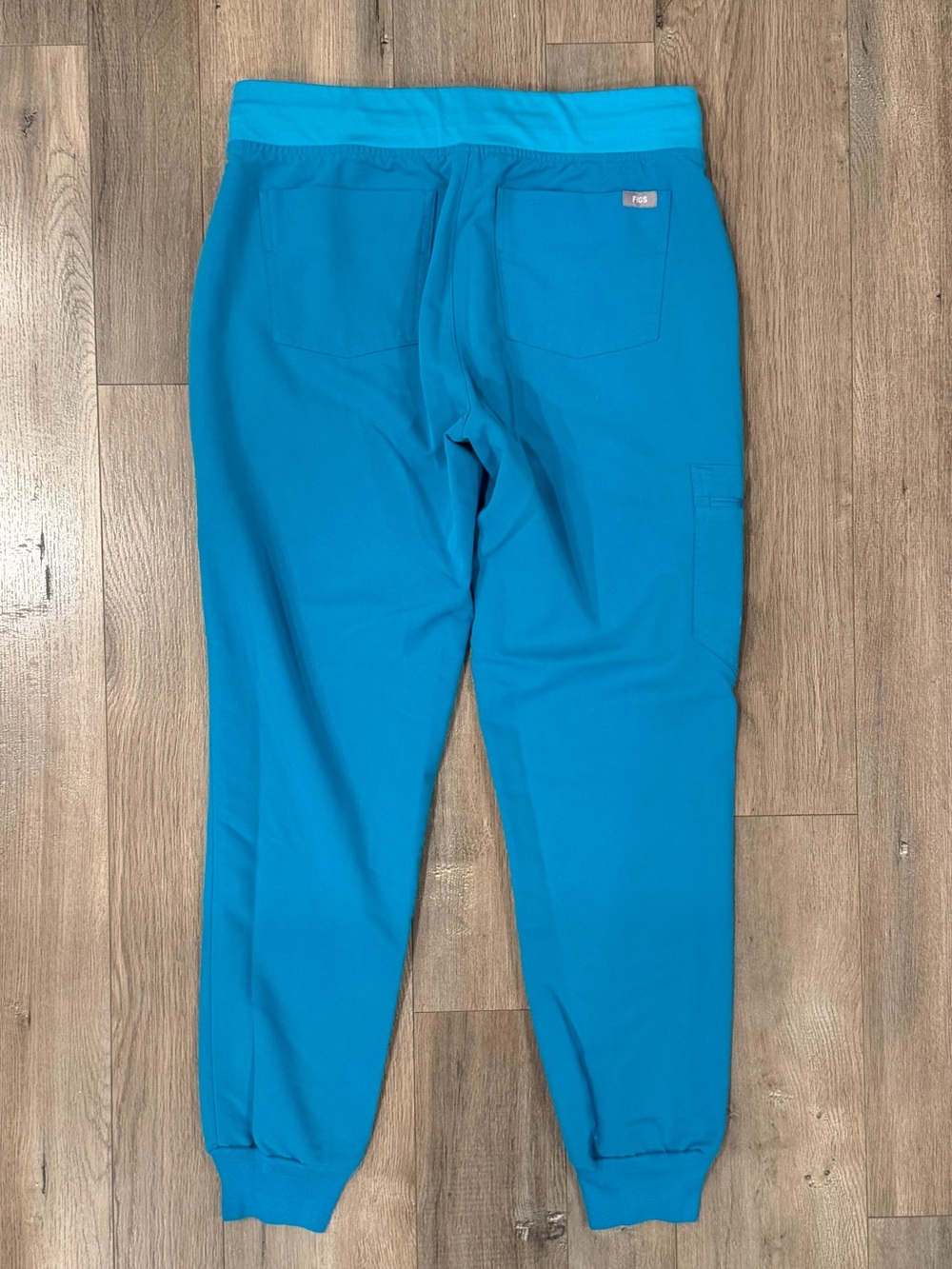 Figs Scrub Set Rafaela Top & Zamora Bottoms - Teal Blue - Picture 8 of 14